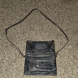 Bed|Stu Leather Black Crossbody Purse. Tons Of Storage. Great Condition!!